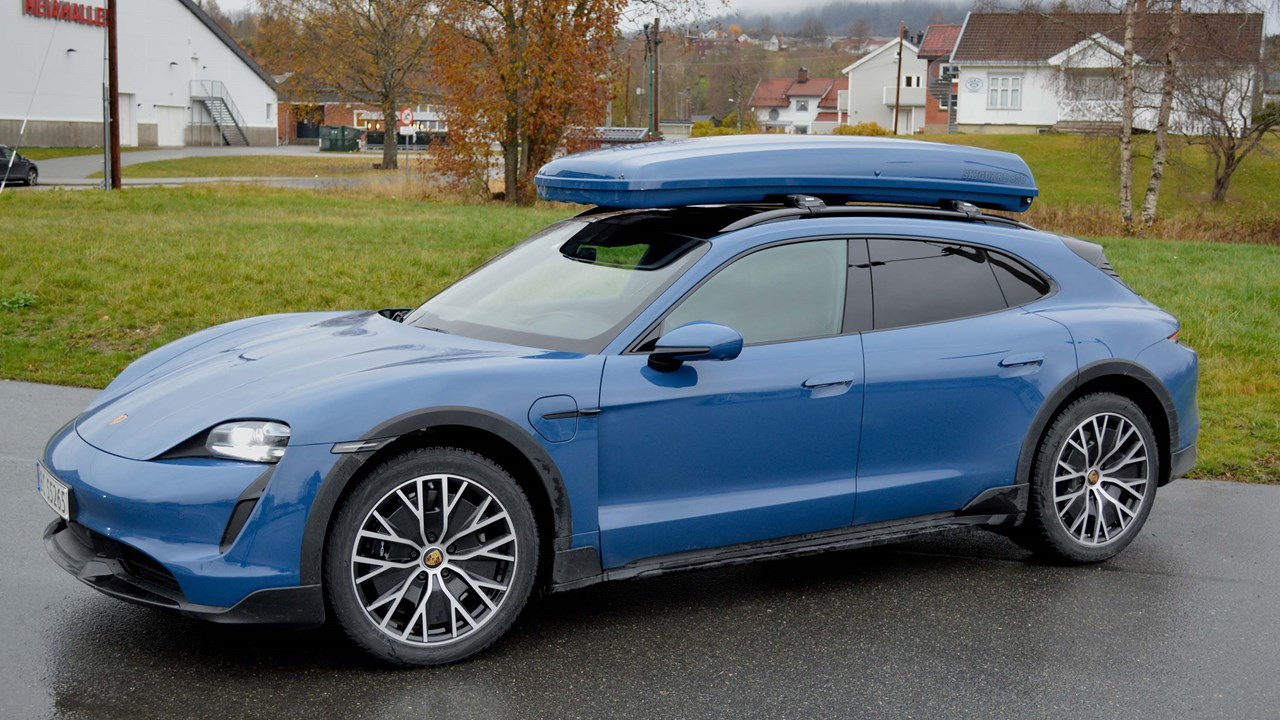 Porsche Taycan Cross Turismo with color matched Skiguard 830 Sport
